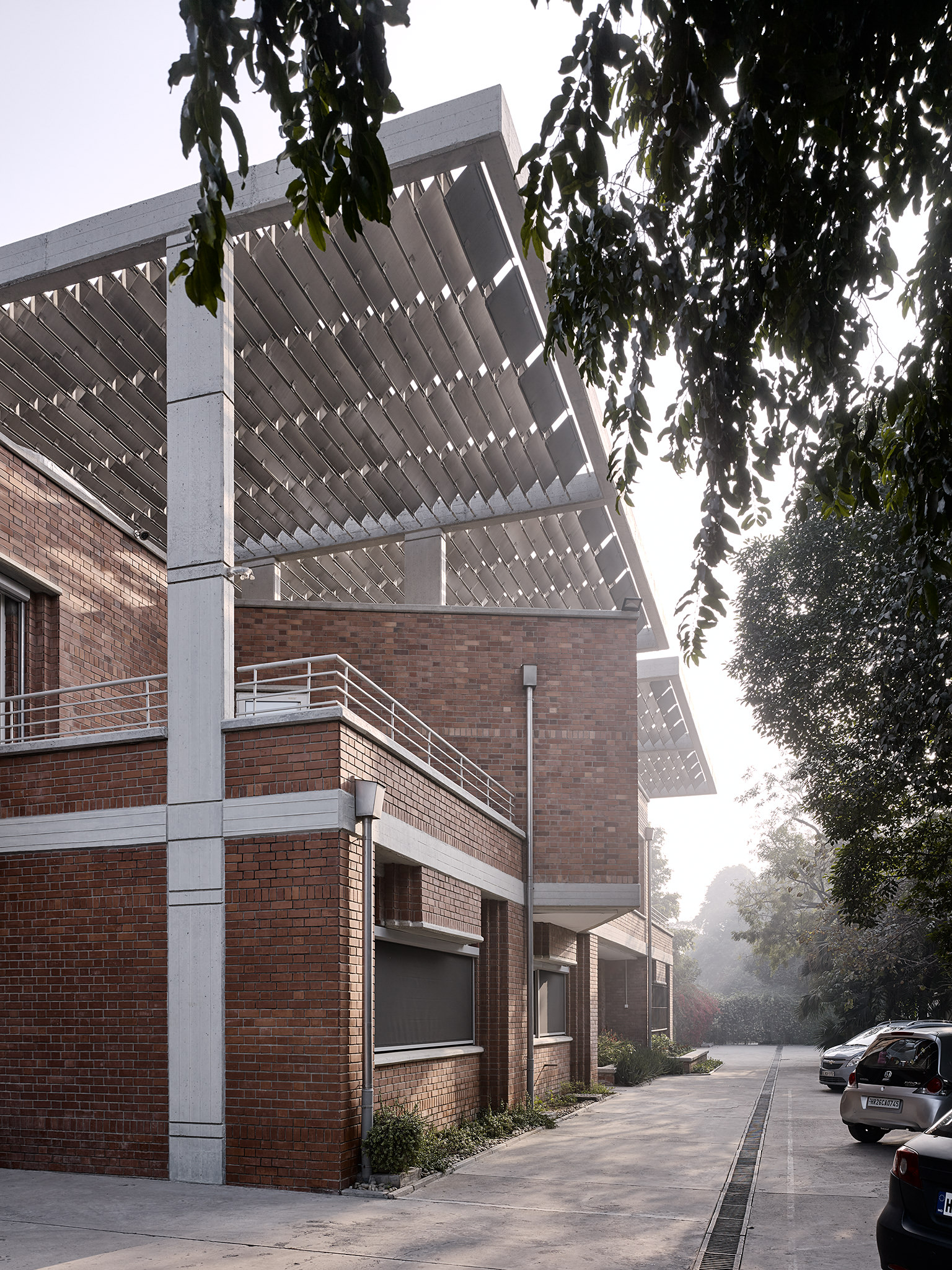 Swiss Embassy New Delhi, Documentation Auxiliary Buildings + Solar System